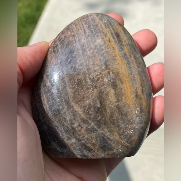 Black moonstone freeform crystal - Picture 3 of 5